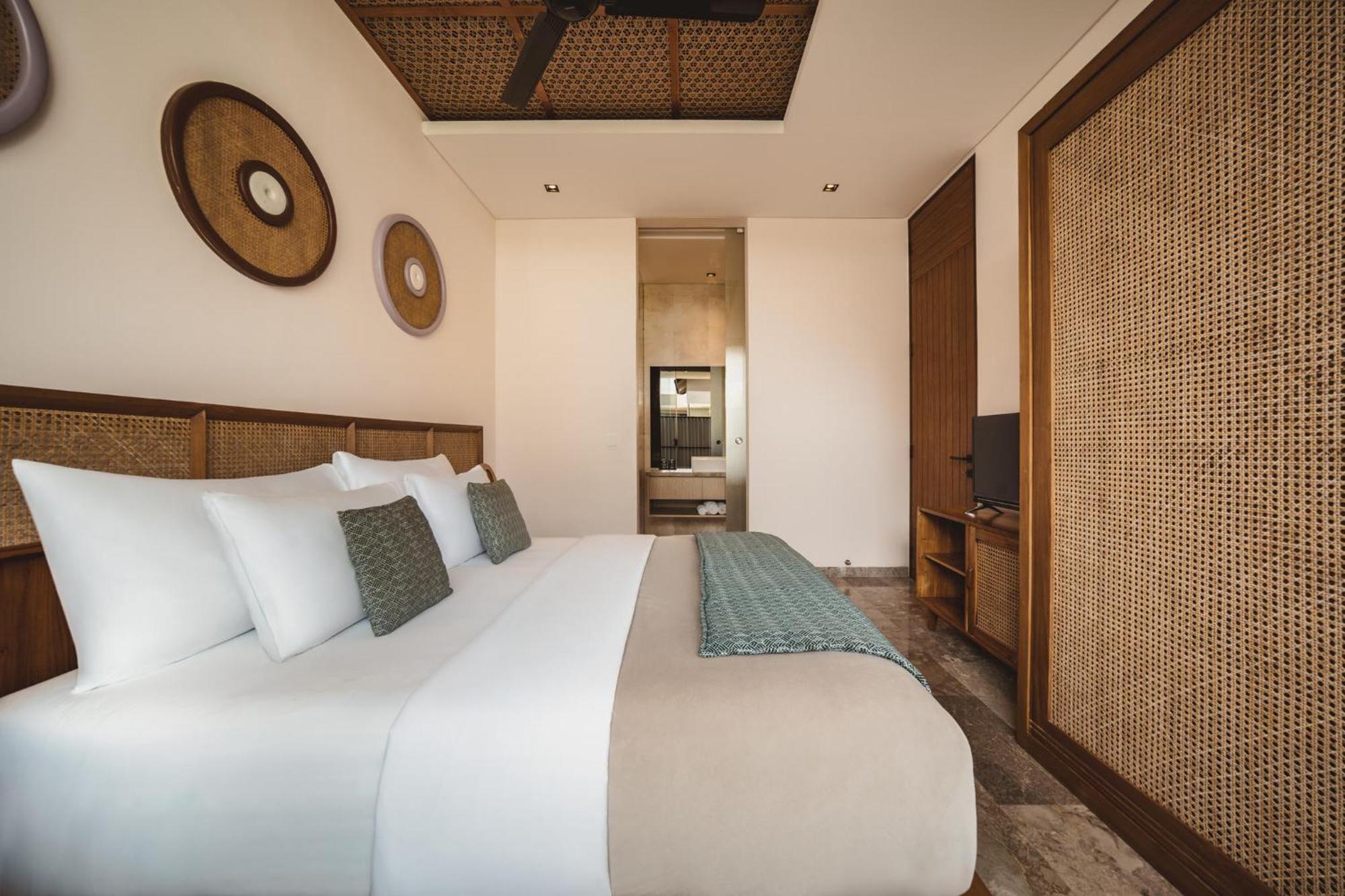 Royal Three Bedroom Villa Private Pool & Waterslide