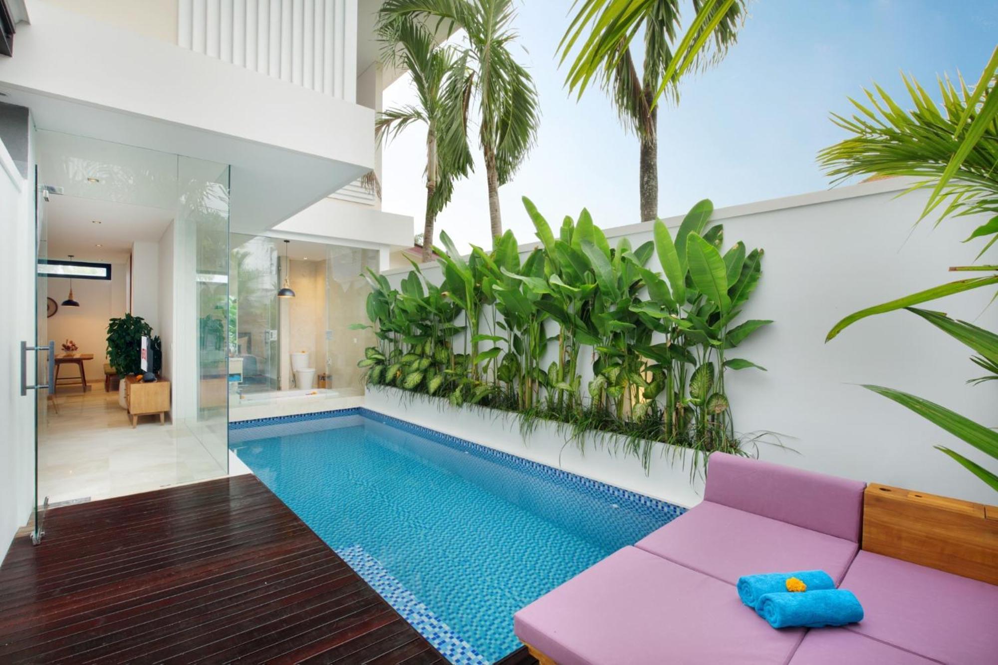 Two-Bedroom Villa Private Pool Bathtub